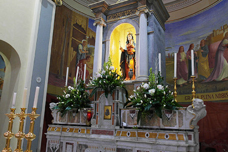 Saint Mary of Indulgences: Detail of the main altar
